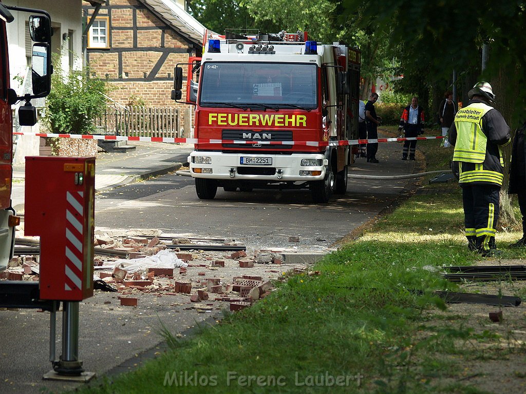 Detonation im Haus Erftstadt Dirmertsheim Brueckenstr P599.JPG